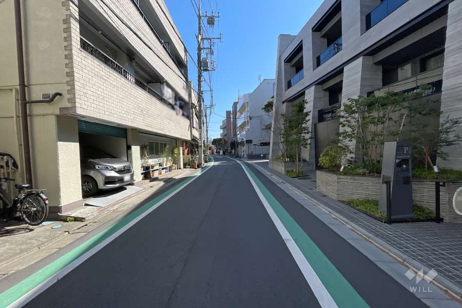 敷地北側の前面道路