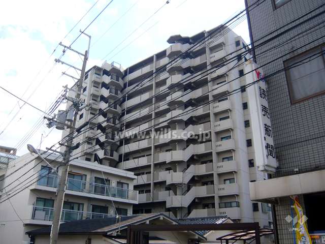 ユニライフ伊丹駅前の外観（北側から）