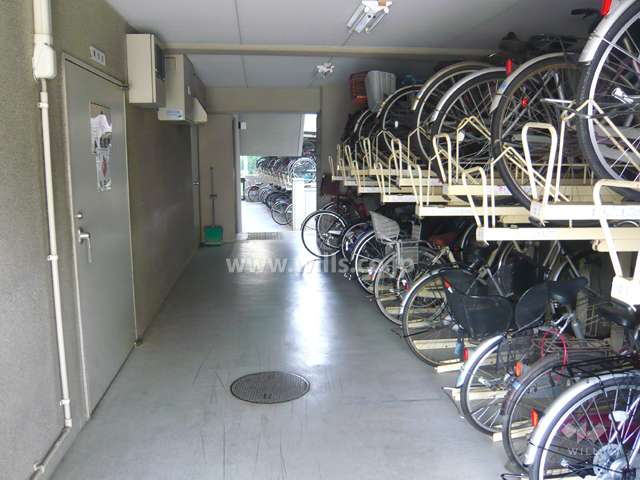 屋内にある駐輪場