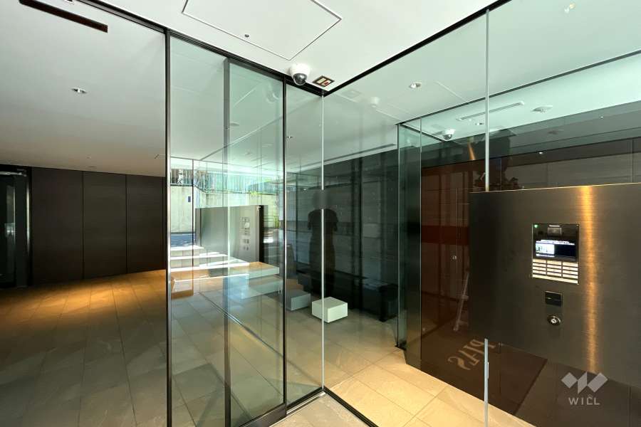 エントランスはオートロック付きです。
