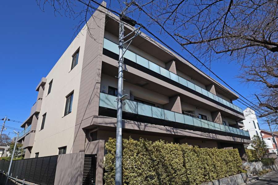 ガーデンパレス自由が丘の外観（南西側から）