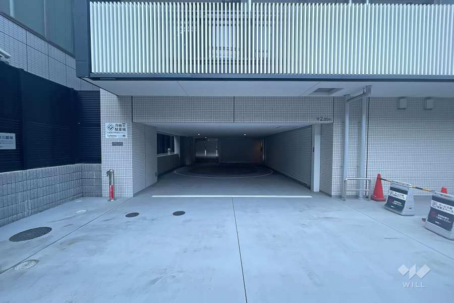 敷地内駐車場（屋内機械式）