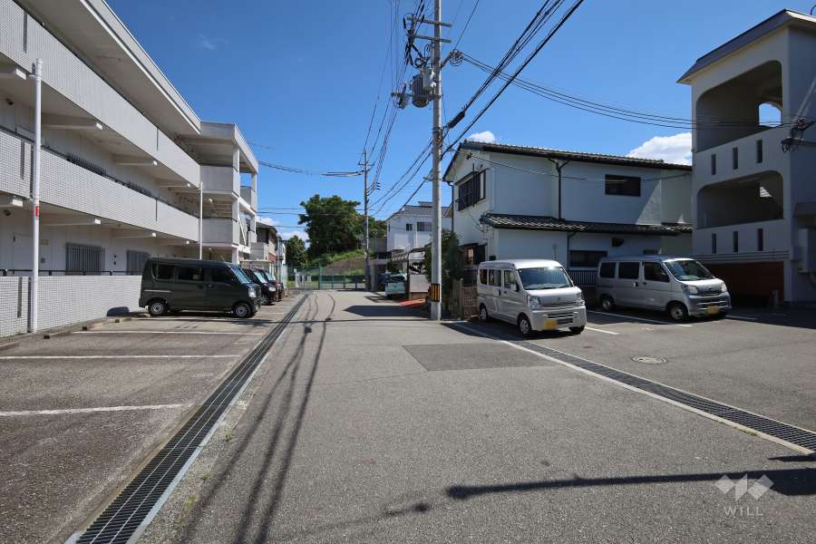 敷地北東側の前面道路　