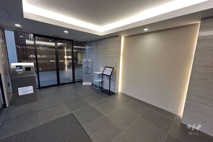 エントランスはオートロックです。