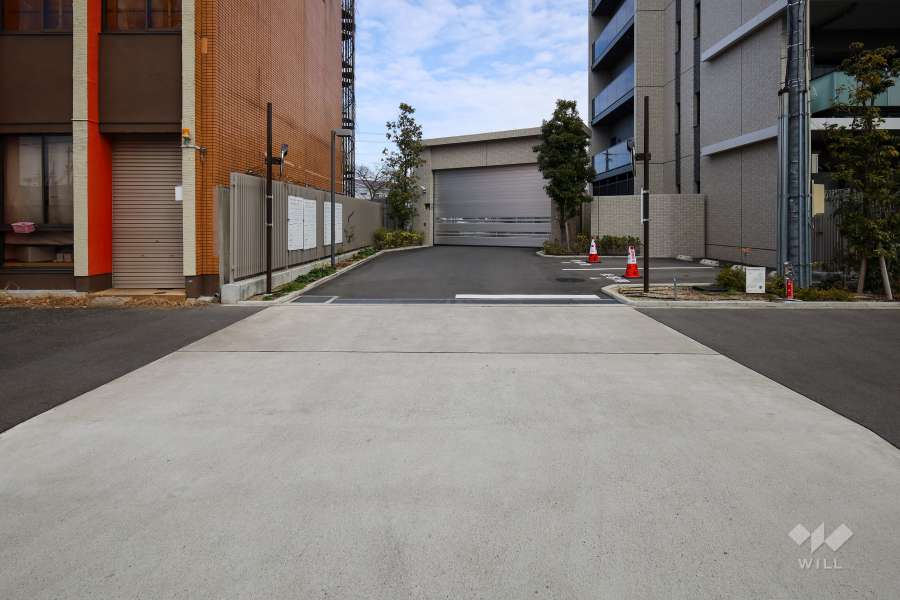 駐車場へのアプローチ