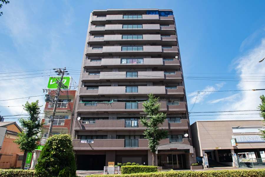 グラン・コート中村公園の外観（南側から）