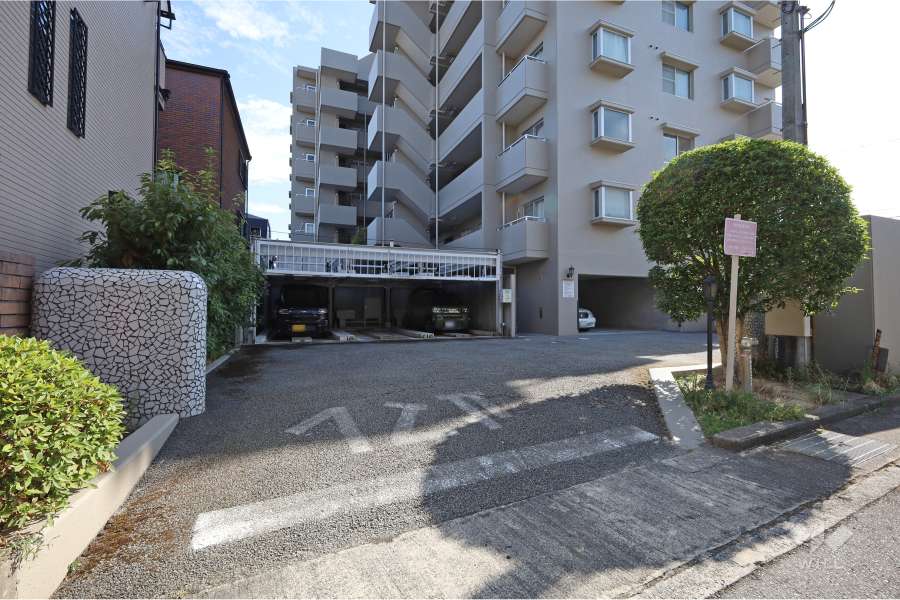 駐車場の出入り口