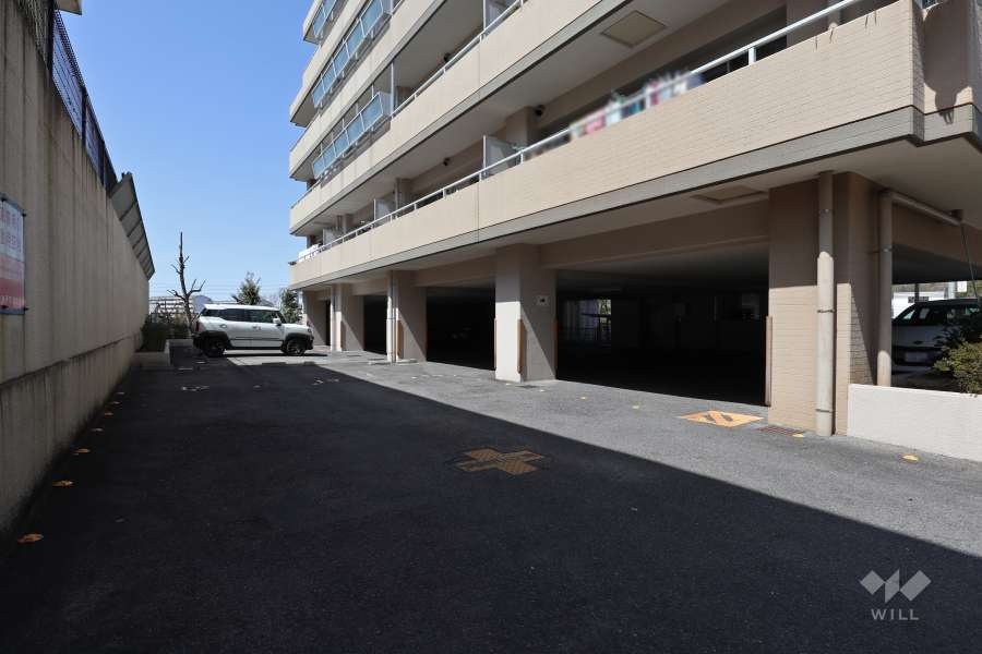 敷地内駐車場（屋外平面式、屋内平面式）