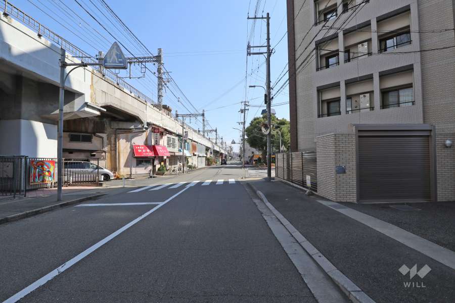 敷地北側の前面道路