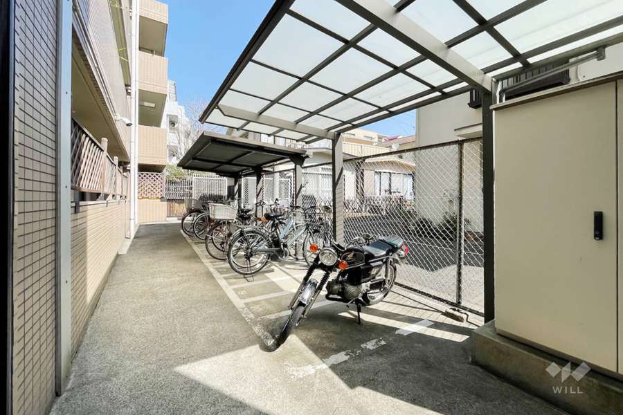 駐輪場（屋根付き）