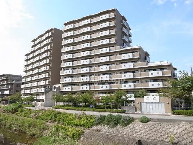 ウィルロード昆陽池パークビューの外観（南東側から）
