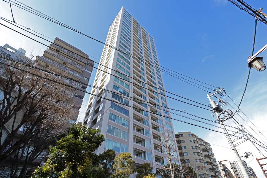 ザ・パークハウス三軒茶屋タワーの外観(南側から)