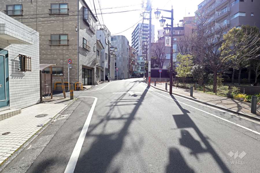 敷地南東側の前面道路