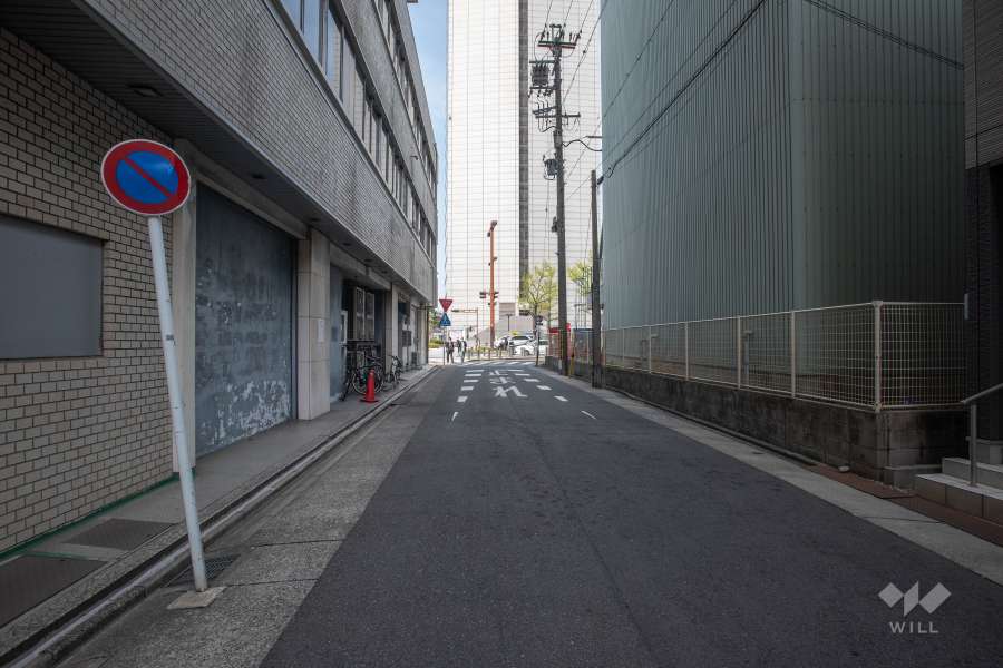 敷地東側の前面走路（南側から）