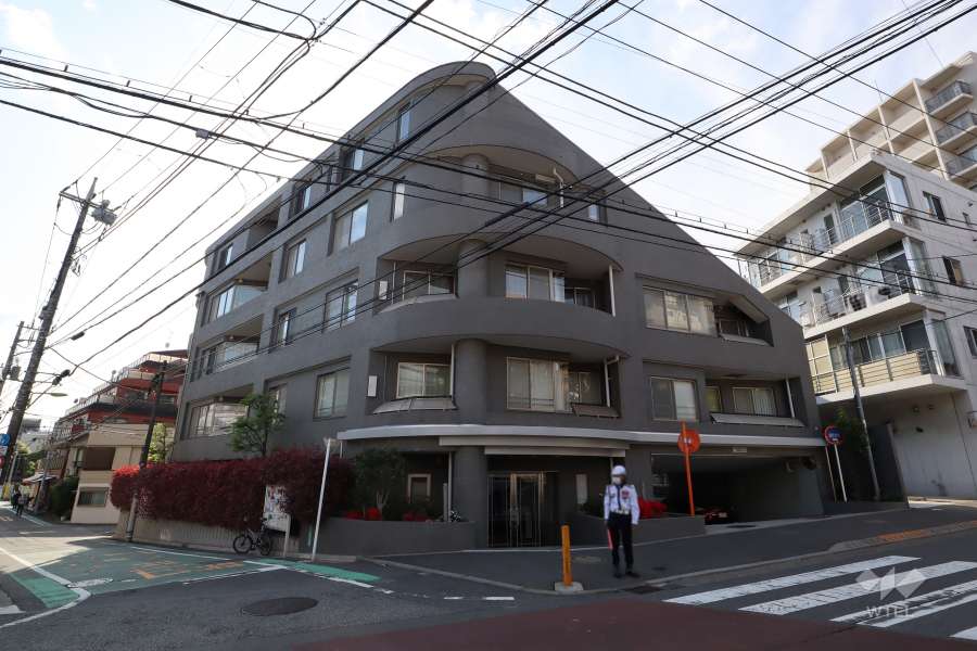 ハウス三軒茶屋の外観(北東側から)