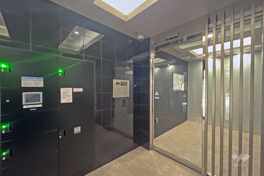 エントランスはオートロック付きです。