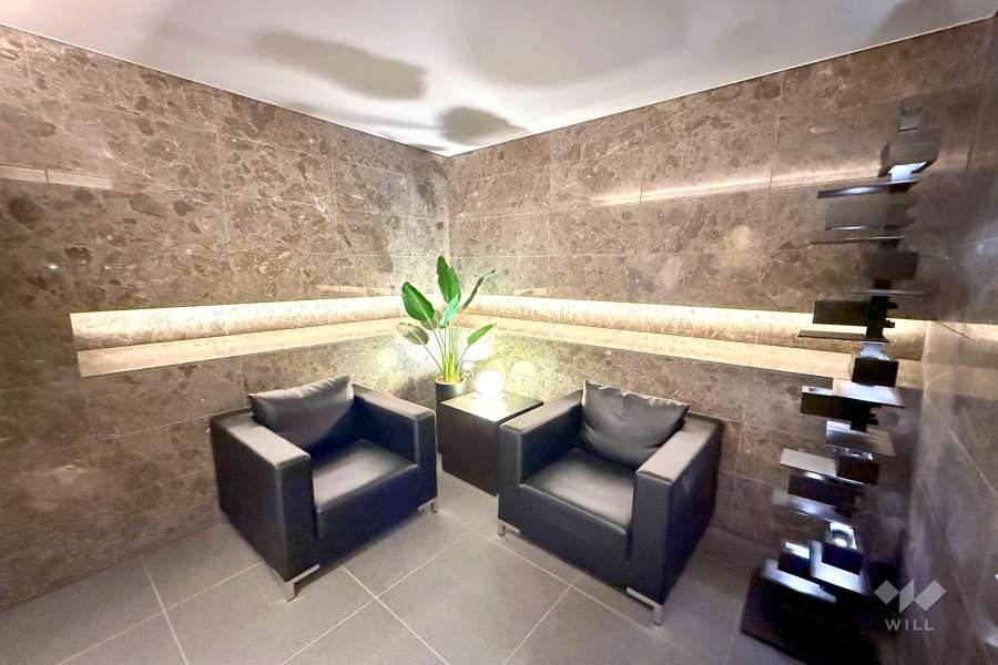 エントランスに設置されたラウンジ