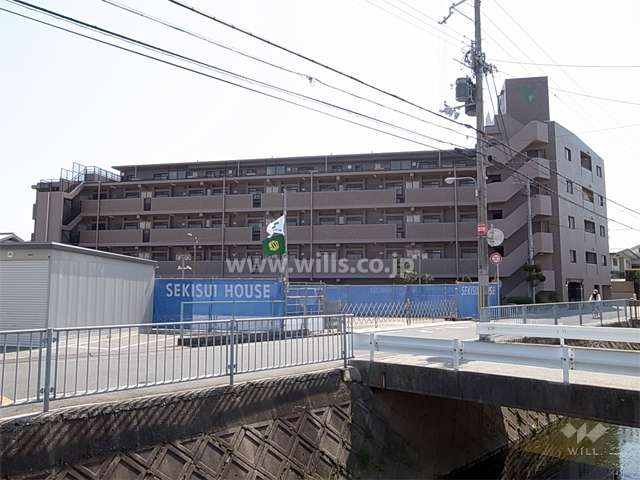 バンベール塚口北の外観（北西側から）