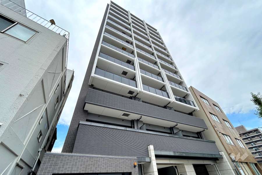 プレサンスロジェ御器所駅前の外観（南東側から）