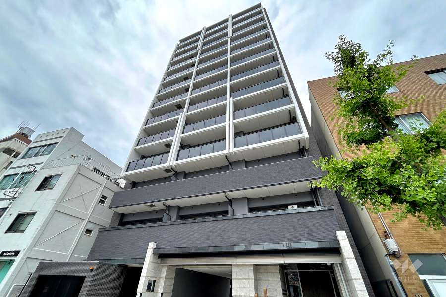 プレサンスロジェ御器所駅前の外観（北側から）