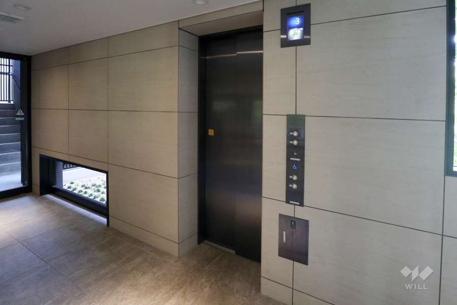 エレベーター（モニター付き）