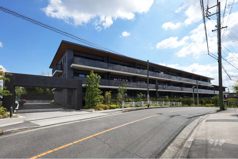 プレディア瑞穂岳見町の外観（西側から）