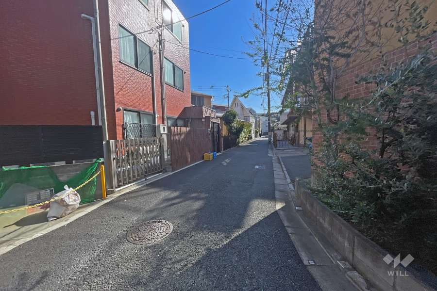 敷地北側前面道路（東側から）