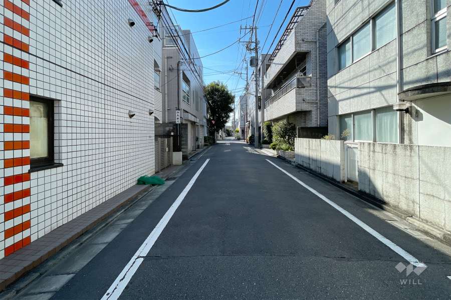 敷地北側の前面道路　