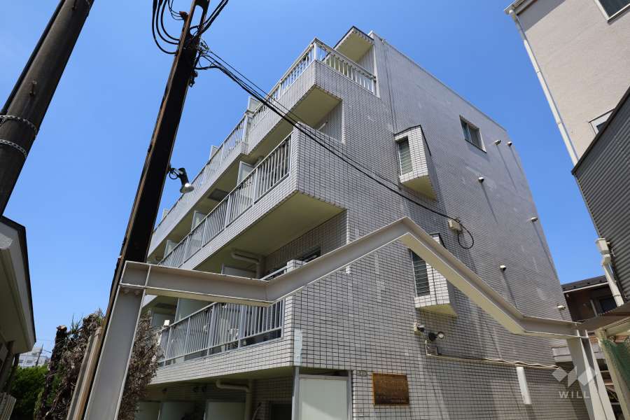 エヴェナール上北沢の外観（南東側から）