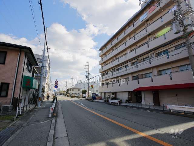 敷地北側の前面道路