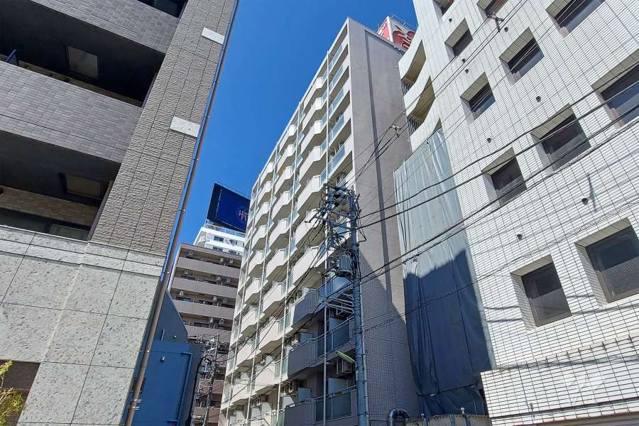 スカイコート明大前第２の外観（南東側から）