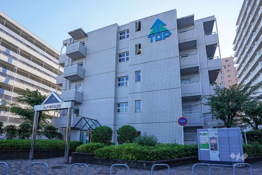 トップ明大前第3の外観（東側から）