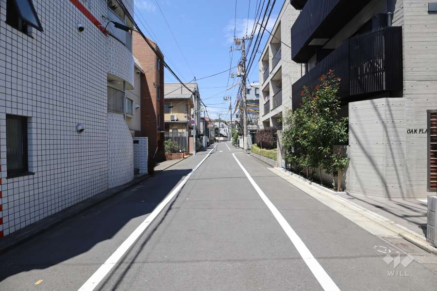 敷地北側の前面道路