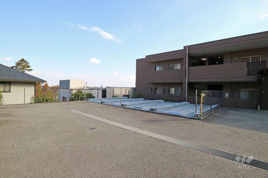 敷地内駐車場（屋外機械式）