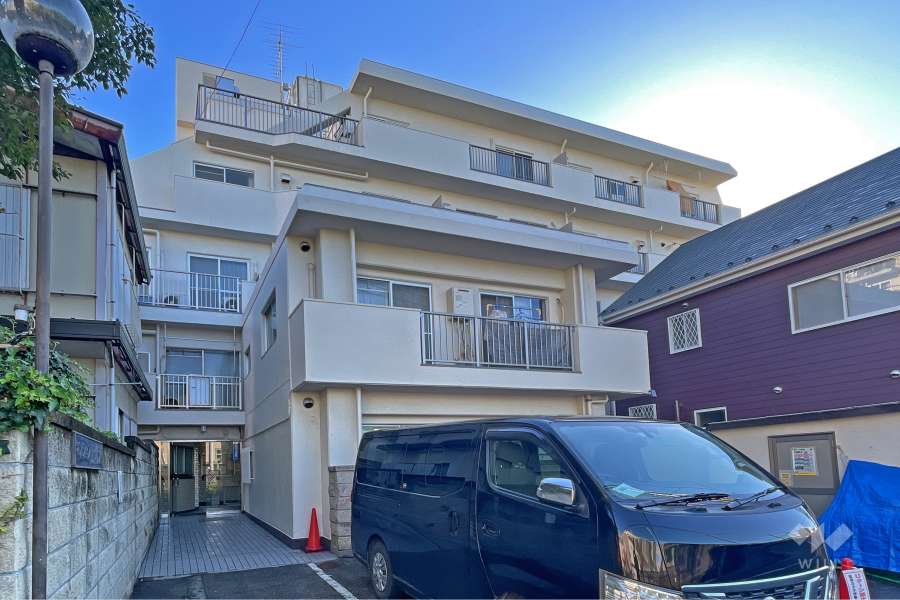 マンション上北沢の外観（北西側から）