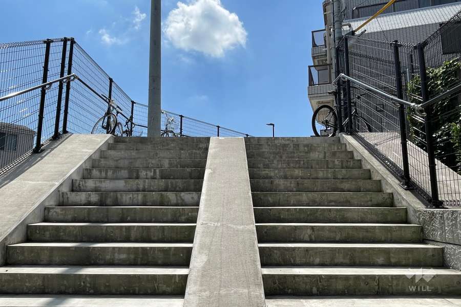 エントランスまでの階段