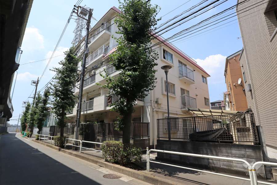 北烏山ヒミコマンションの外観（南東側から）