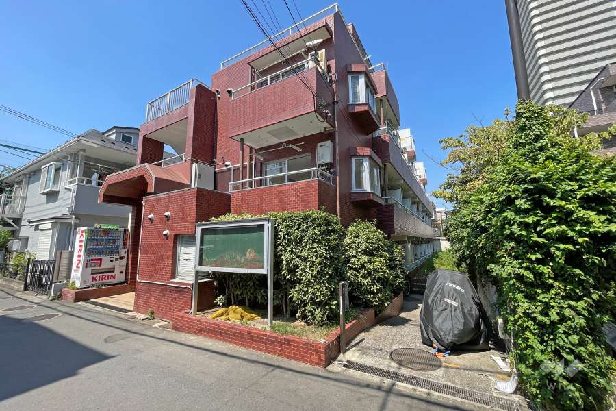 ユースフル駒沢大学の外観（南側から）