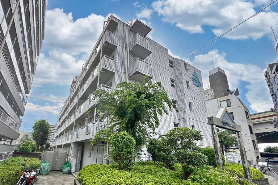 TOP明大前第3の外観（南東側から）