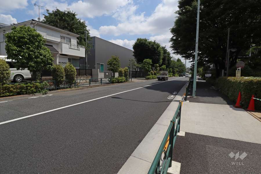 敷地北側の前面道路