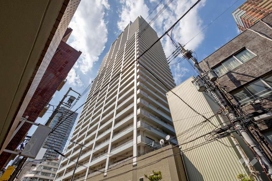 ライオンズマンション大阪スカイタワーの外観（南東側から）