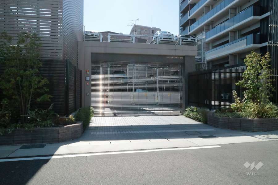 駐車場の出入口（リングシャッター付き）