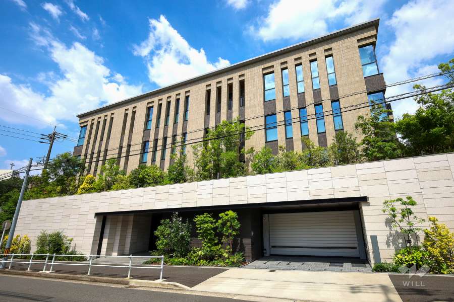 プレミスト南山の外観（南西側から）