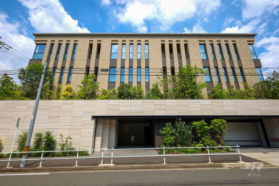 プレミスト南山の外観（西側から）