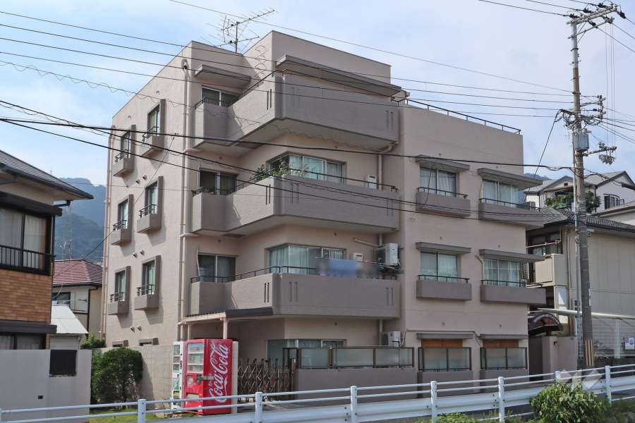 篠原リッチライフ弐番館の外観（南東側から）