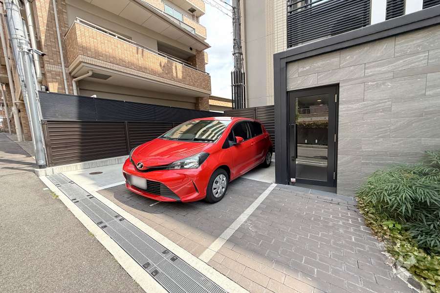 敷地内駐車場（屋外平面式）
