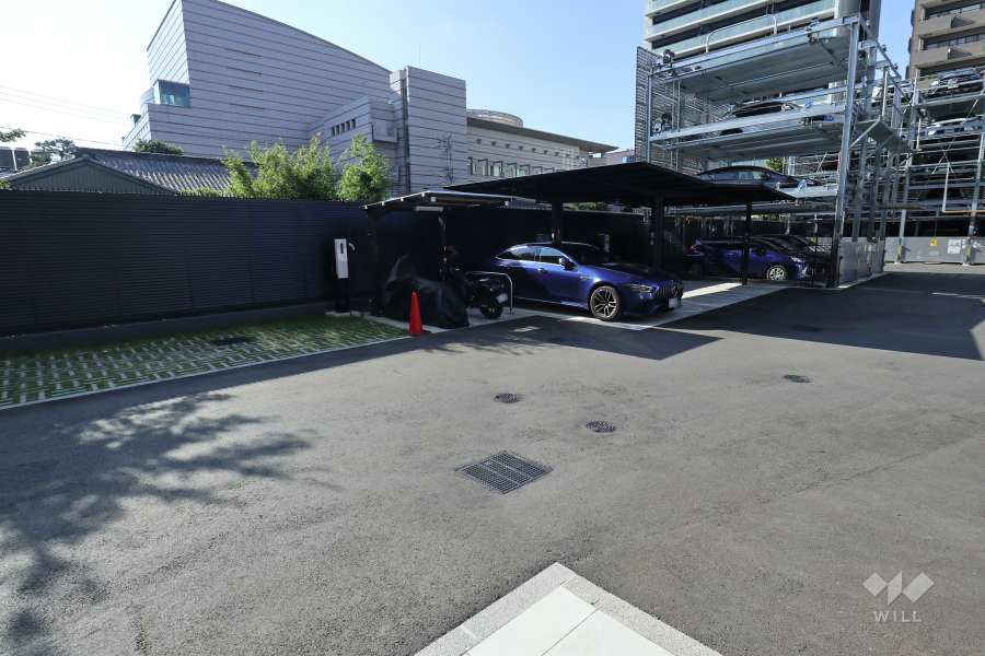 敷地内駐車場（屋外平面式・屋根付き）