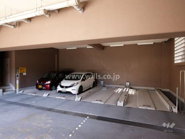 敷地内駐車場（屋内機械式）