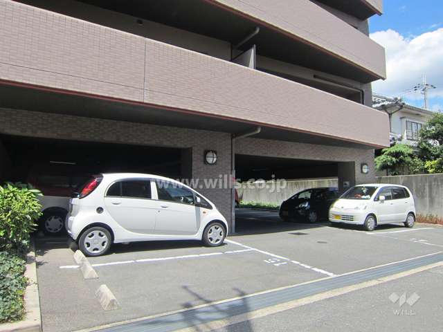 敷地内駐車場（屋内・屋外平面式）
