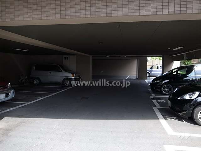 敷地内駐車場（屋内・屋外平面式）